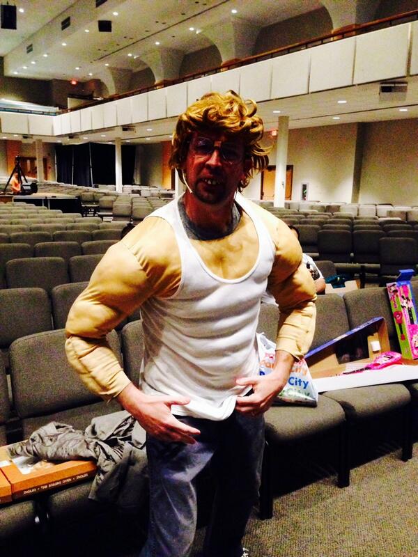 shiney_newmanna's tweet photo. WoooHoooo!!! NECKJERK!! #NMBCYR14 http://t.co/9v6QMAkVrT
