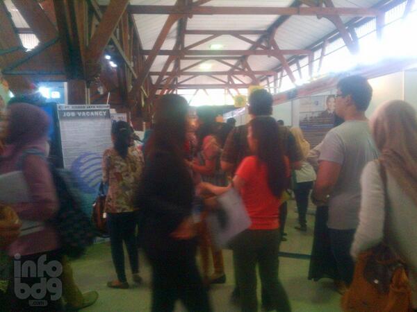 Nganggur? Nyari Kerja? Yuk ke #TitianKarirITB Banyak Perusahaan yg Oke nih Taruwit <a href="/ITBCareerCenter/">ITB Career Center</a>