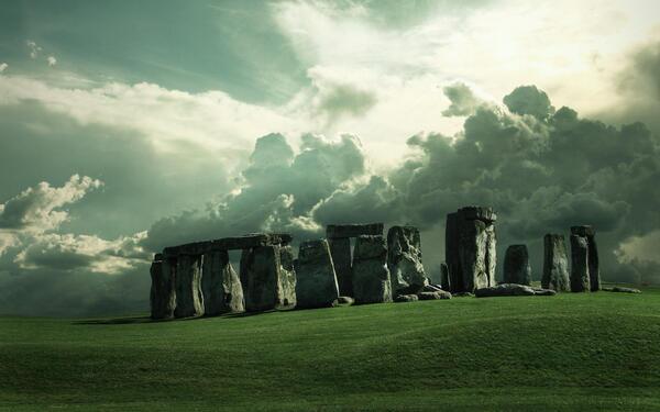 sprawsie's tweet photo. Stonehenge against a dramatic skyline RT @_Paisajes_ Wiltshire, England, UK http://t.co/ldnQpkFLGN #photography #prehistoric #2500BC ;-)