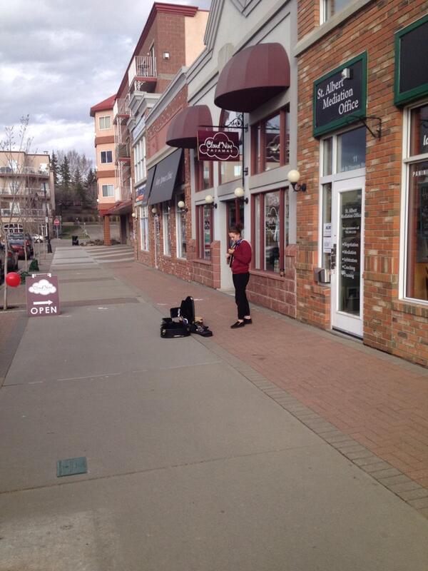 CeruleanBtq's tweet photo. We love the buskers out at the #stalbertaw tonight #stalbert http://t.co/x19Ji1zeQQ