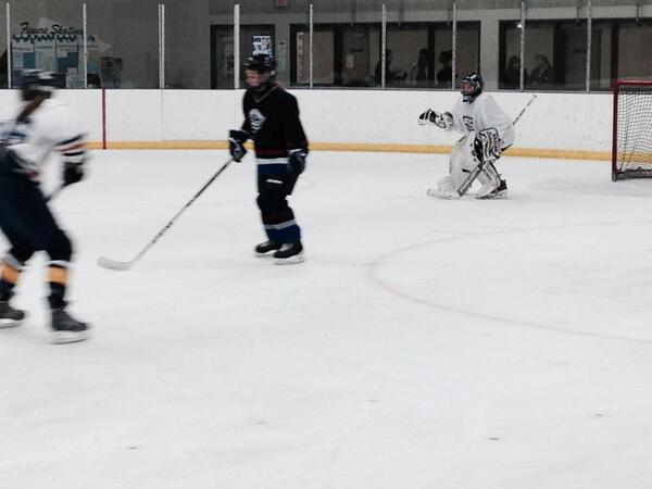 CorcoranJulia's tweet image. Spending my evening at #Tridistrict hockey with @StJoesCHS #gpcsd