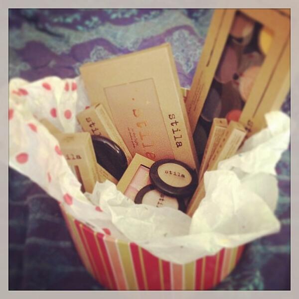 LAURA RAFFA was the lucky winner of the <a href="/SugarkissMag/">sugarkiss_magazine</a> spring relaunch #giveaway!  Thank you all for participating <3