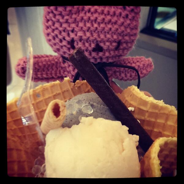 Kurious_Lapin's tweet photo. #Kurious_Lapin is having #double_scoop #icecream on #waffle_cone with #wafer_sticks #omnomnom!! http://t.co/eDfvwSYFux