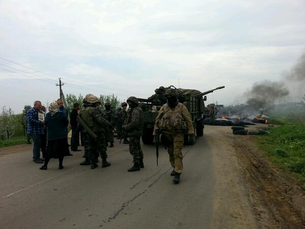   Украинские военные начали штурм Славянска  - фото 4