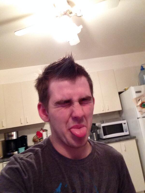 AdamLafontaine's tweet photo. #IAMHOT #25KSELFIE http://t.co/ZtMPvQLRII