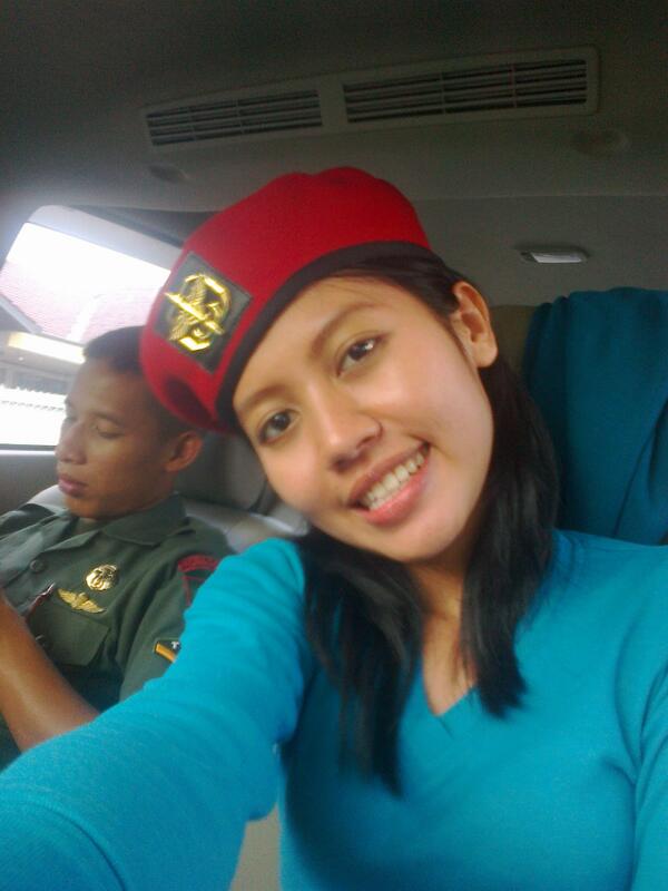 tya_agoes's tweet photo. @tyafajar thanks ea yang atas bantuanmu..sudah jelas kan respon fmilyku tntng hub kta.i love u,miss u.. http://t.co/hhmrMeCfIN