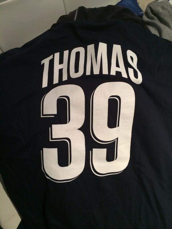 MissNavyBlue's tweet image. Appropriate time to wear my new shirt I think #crazyfordaisy #ilovedaisy #united #AFLBluesPies