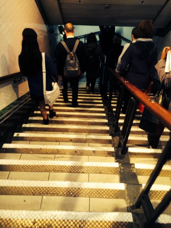 JAbowlsplayer's tweet image. @LondonLive balham underground stairs of despair #GoingWork