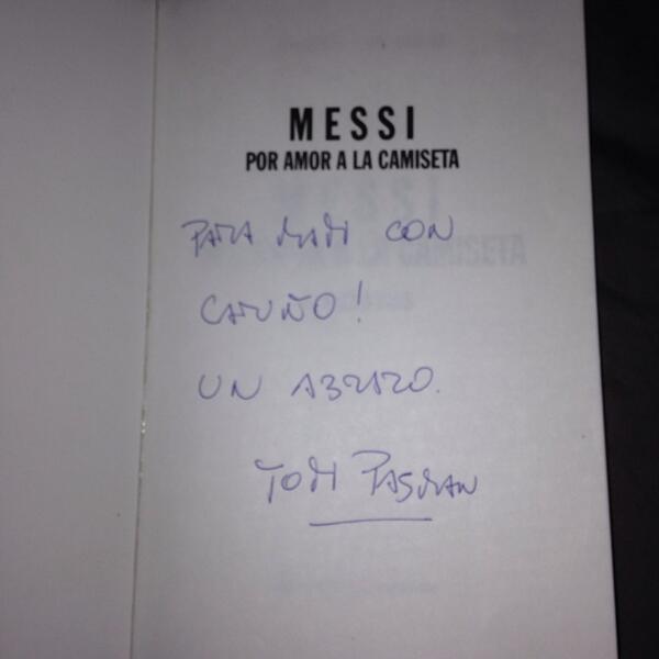 matttiii14's tweet photo. Gracias @TotiPasman ! Un placer tener tu libro! http://t.co/BAT0KslK2r