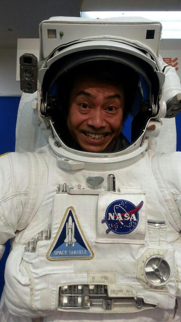 ひらたプロダクションジャパン 平田広明 宇宙兄弟展 小山宙哉先生の原画がたっくさん ラフ画や宇宙関係の展示物 グッズも盛り沢山です 何と5月4日には山崎直子飛行士のトークイベントも開催されます 宇宙服の記念撮影も楽しいぞっ Http