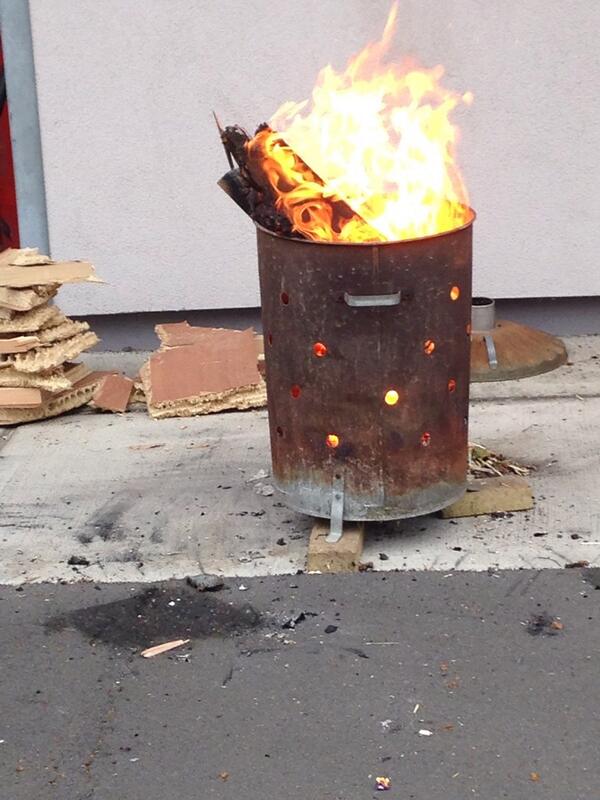 firematt27's tweet photo. Still going strong at Walthamstow @LondonFire #fbupicket http://t.co/hYDM3RaPu4