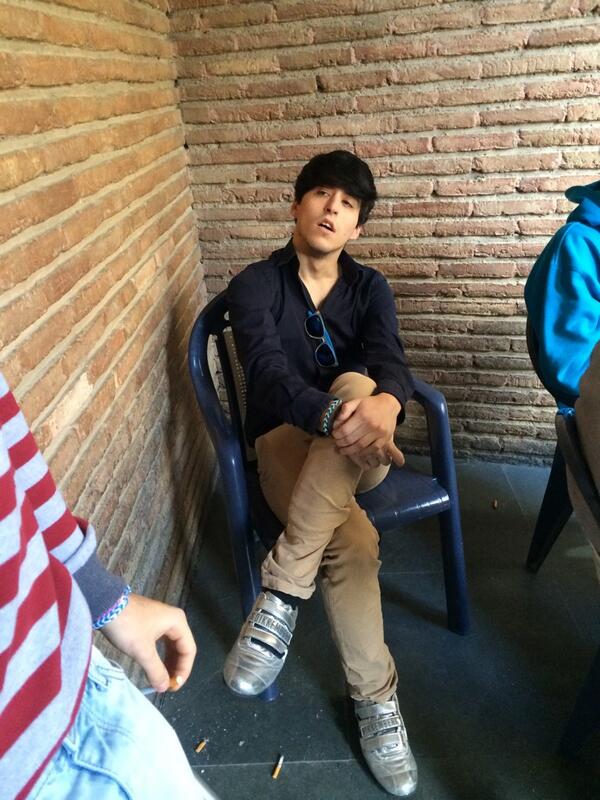 chatus_maximus's tweet photo. Completo o incompleto? http://t.co/MWPfdek9Il