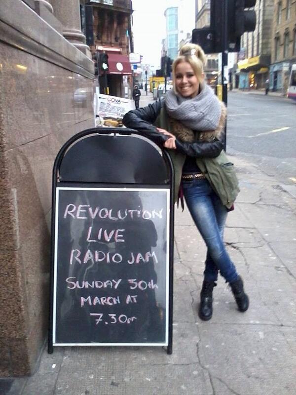 RadioJamUK's tweet photo. @RevVodkaGlasgow 😄 next gig coming up this Sunday !! 7:30-9:30pm be there or be a cuboid 😎 http://t.co/jmojz4uUK0
