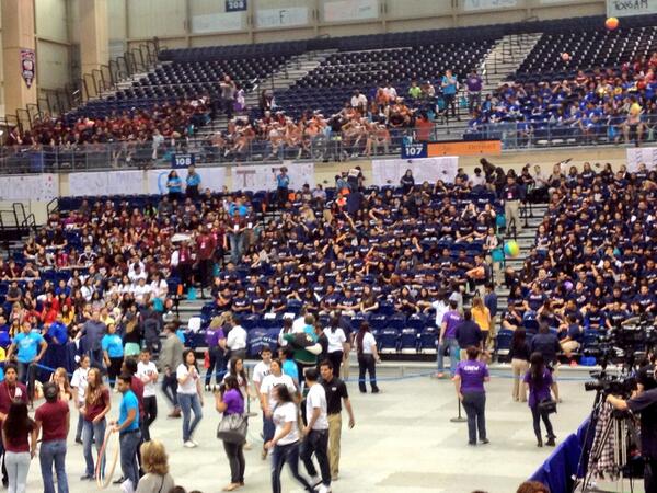 UPpartnershipSA's tweet photo. #Excitement is building at @CollegeWeekSA #HigherReach #FLOTUS http://t.co/3NnMr0Y4wX