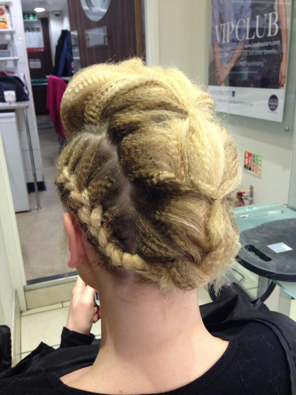 hannahpinch's tweet photo. Creative hair with the level 3's @chrisouthern @MayPxx @KasiaCarter @xxpebbles @EllieMosey http://t.co/4DLdFZjfpP