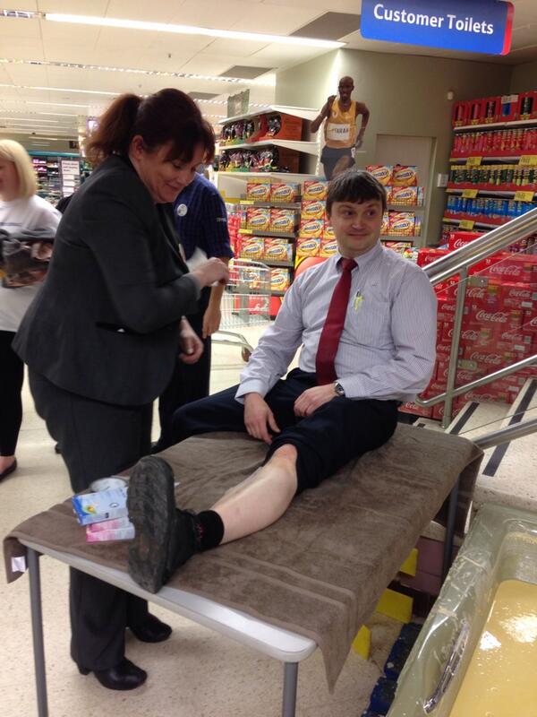 Manf_27's tweet photo. @3039Transit @Emmamoys @SarahLawls Managers Forfeits.. Alan &amp; Annette.. Well done 👍 #awesome31 http://t.co/ZshMb8z1Qz