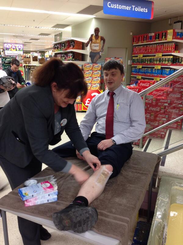 Manf_27's tweet photo. @3039Transit @Emmamoys @SarahLawls Managers Forfeits.. Alan &amp; Annette.. Well done 👍 #awesome31 http://t.co/ZshMb8z1Qz