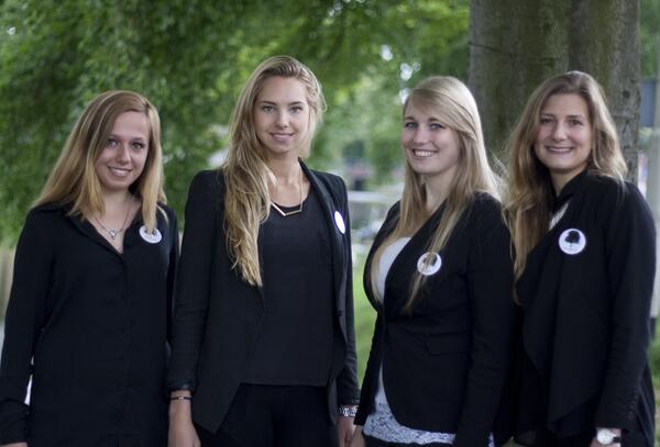 ActiveForestH's tweet photo. Our new management team #06NL http://t.co/98ge4iu1DA
