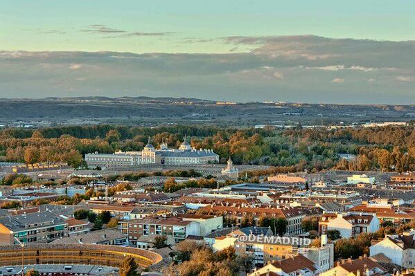 _Paisajes_'s tweet photo. ARANJUEZ #Atardecer #Aranjuez #Madrid #Paisajes http://t.co/ZdCkw0YhCa