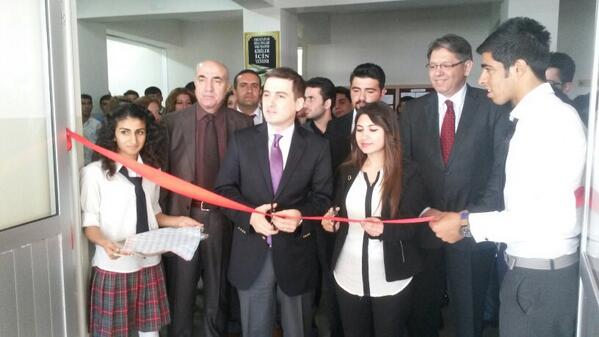 Kaymakamımız Sayın Mehmet MARAŞLI Kulp Anadolu Lisesi kütüphanesi nin açılışını gerçekleştiler.