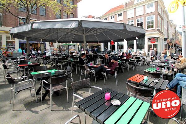 Onze nieuwe parasol staat er prachtig bij! Wanneer komt u hem bewonderen? 0702201117