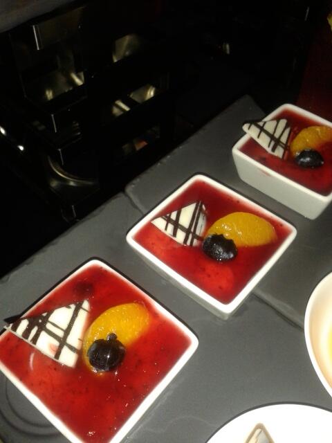 Vinta_13's tweet photo. Strawberry mousse @mercuresas http://t.co/Vwp1q3cGJf