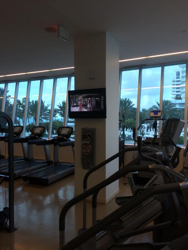 You know you're in Miami when they have scarface on in the gym. #sayhellotomylittlefriend!!