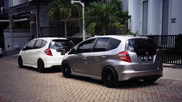 shiftcars's tweet photo. Te37 vs kiwami http://t.co/IVw777QuyH