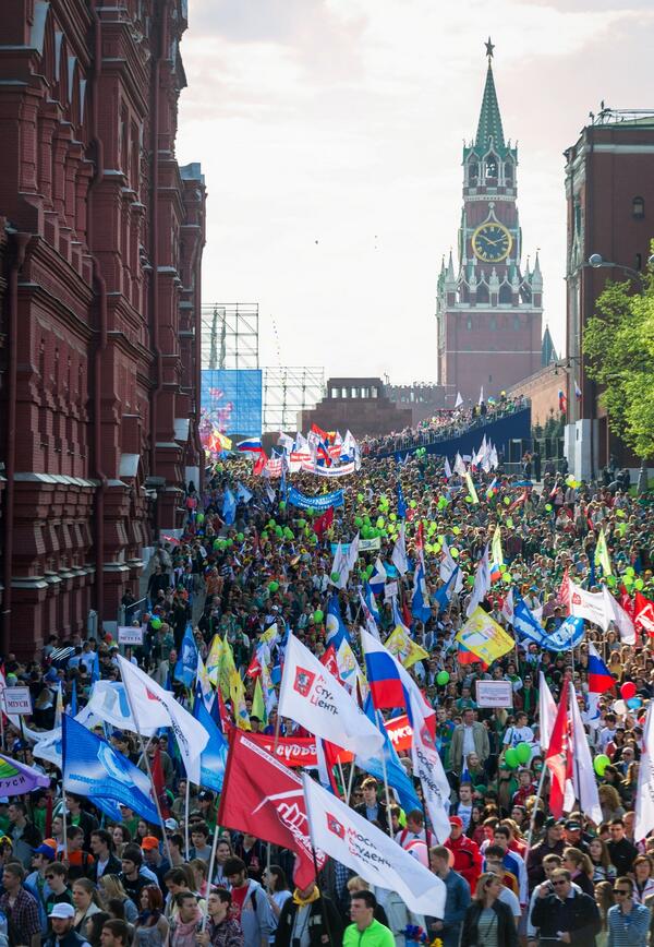 Первомайское шествие профсоюзов на Красной площади #Первомай #1мая Подробности: vip-moskva.ru/avtograf/detai…