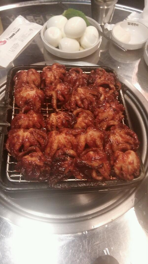 vadamoon's tweet photo. 맛난 쭈꾸미~♥ http://t.co/Y4xOiW2R3x