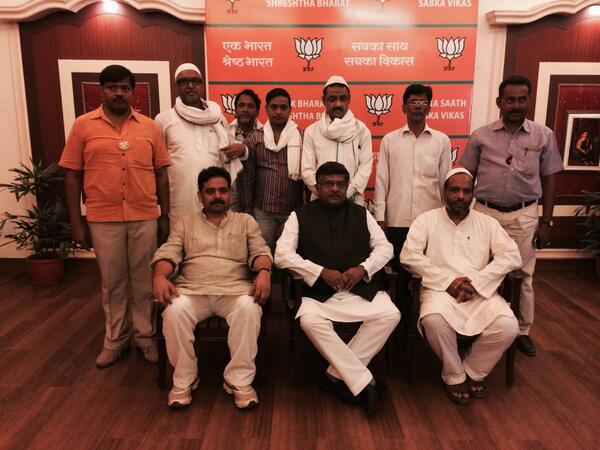 VaranasiLS77's tweet photo. वाराणसी में अल्पसंख्यक समुदाय के बंधुओ ने आज @rsprasad_bjp जी के समक्ष भाजपा की सदयता ग्रहण की | #modifiedkashi http://t.co/itFzxly2Bq