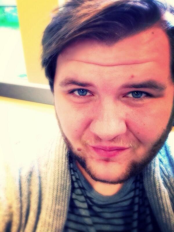 jakekarl92's tweet photo. Tired, but it's Friday. #iamsleepingintomorrow http://t.co/Lv263uBz5n