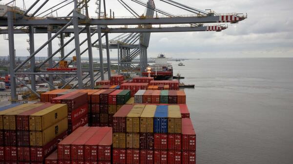 DPWorldUK's tweet image. Hamburg Sud