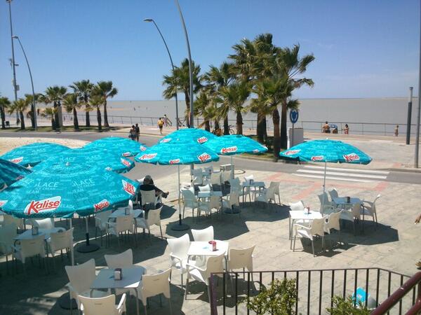 tafimusic's tweet photo. Pedazo de terraza ya con sus sombras, sonido del agua, y brisa correspondiente. Jajajaja Bayamo Café http://t.co/FbvF6yP6u0