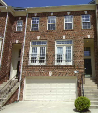 HannahMoves's tweet photo. For Sale @LeesburgPatch 4 Bed 4.5bath 4 Lvl Townhouse in Edwards Landing #Leesburg #Virginia http://t.co/LoGowuI8Zj http://t.co/gcXmdZ8yaB