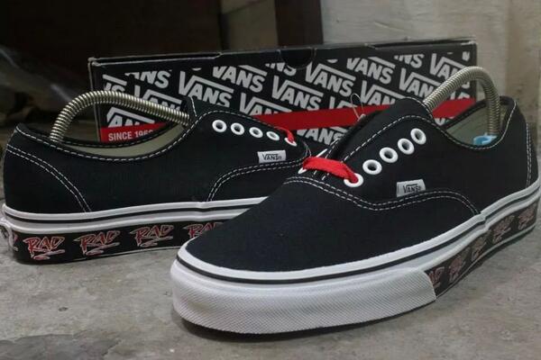 vans authentic size 10