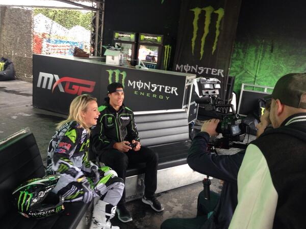 Kan <a href="/Tessmilne/">Tess Milne</a> het winnen van <a href="/GautierPaulin/">Gautier Paulin</a> !? #mxgp game live vanuit Valkenswaard!