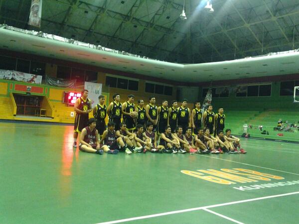 Semangat dips! RT @Basket_FKUndip: Ready to play.. Semifinal FK Undip vs Fk UKI (pa).. bismillah #LigMed2014