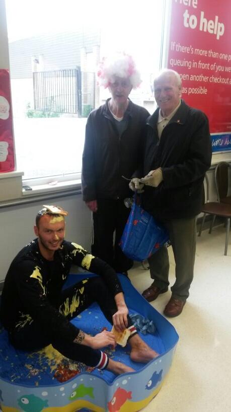 Raising money for a good cause @StapleHillMetro <a href="/downendvoice/">downendvoice</a> ,