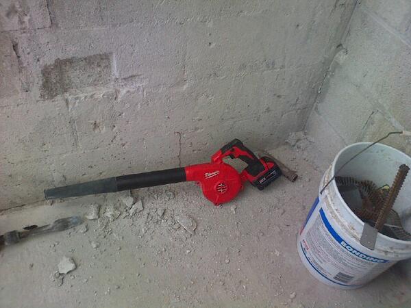 MilwaukeeTool's tweet photo. The fastest jobsite cleanup! RT @CueBallJoshua: Perfect for clearing chipping debris #NBHD #CompactBlower http://t.co/P6YiwKvIOV