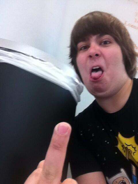 frankiedefalco's tweet photo. Fuck this garbage can it supports communism http://t.co/BLoExKdNYY