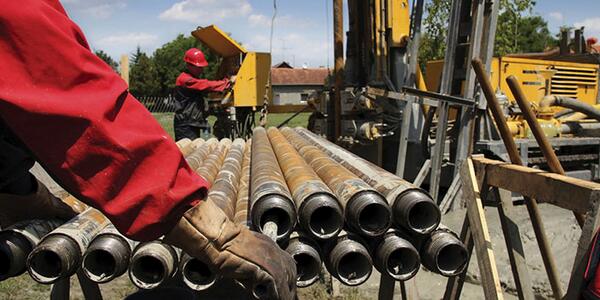 powerimpossible's tweet photo. New report calls U.S. a 'rising star' of global manufacturing thanks to #shale http://t.co/TC28PAWiwO http://t.co/hZRrrP9iXh