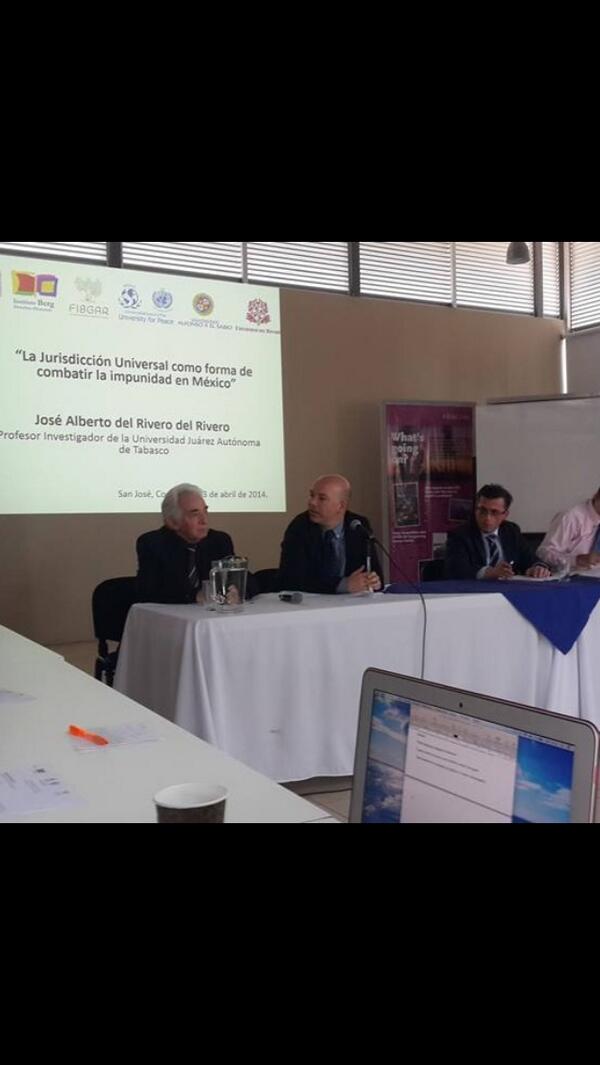 jardelrivero's tweet photo. En el auditorio sustentable @UPEACE con Joaquin González Ibáñez y Javier López de Goicoechea del Instituto Berg http://t.co/fxsxYS7UiT