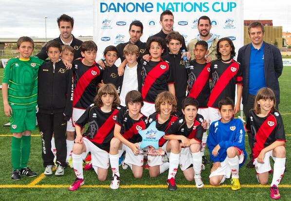 danonenationcup's tweet photo. @RVMOficial Apoya a los Alevines que juegan la #DNC2014 hoy para otra calificación final! #SoyDelRayoAlevinynomeRindo http://t.co/CSLy1UA6f5
