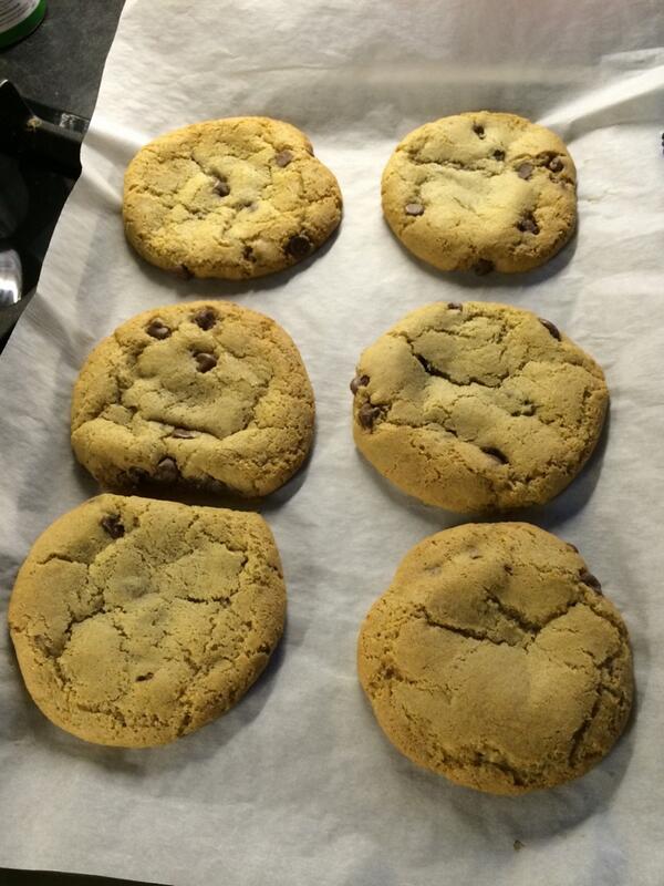 mugofdecaf's tweet photo. @The_Moiderer chewy choc chip cookies are fab though! http://t.co/X54AFOS8N0