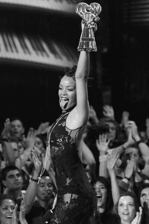 Barbados's tweet photo. Congratulations to @Rihanna on her 4 @iHeartRadio awards! http://t.co/hFM3mggDQh http://t.co/D2MWrfPGCC