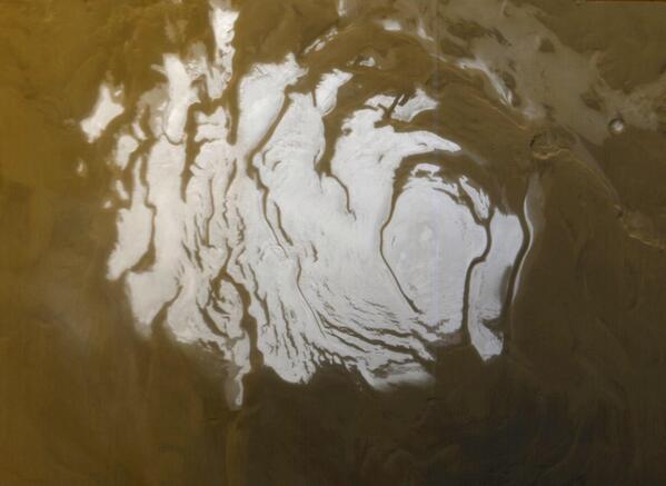 emilycam01's tweet photo. Earths to mars ice caps (found on google) look how different they are #AlliSci http://t.co/0Y4tdp0vLi