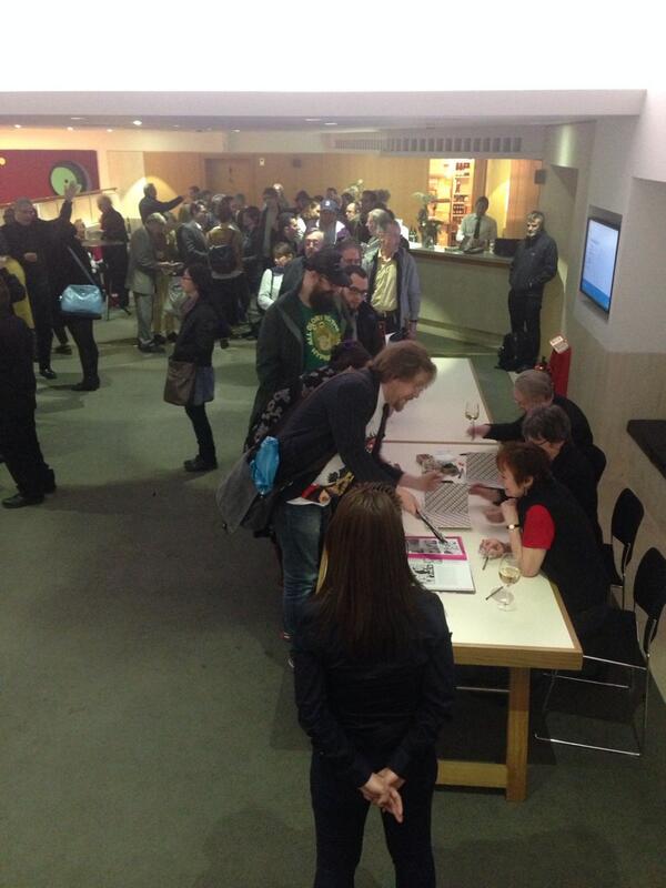 bryan_talbot's tweet image. And just a HUGE queue of fans wanting to get copies of Sally Heathcote signed!