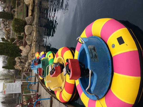 AJsFunCenter's tweet photo. New #bumperboats in the water!!! http://t.co/ToGXQKK0aS