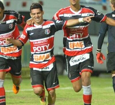 b_bismarck's tweet photo. Rever essa torcida cantado vibrando nao tem preço ...
brigado santinha #paranaclube http://t.co/a6aehwB1Jm